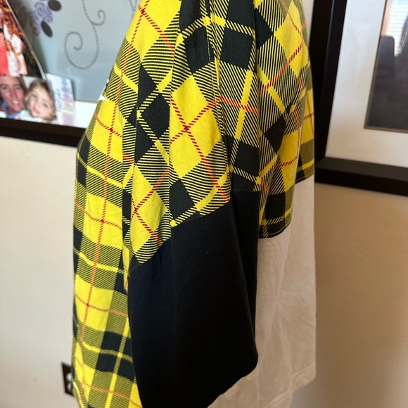 Nike long sleeve tee with different plaids. Size medium - Picture 5 of 7